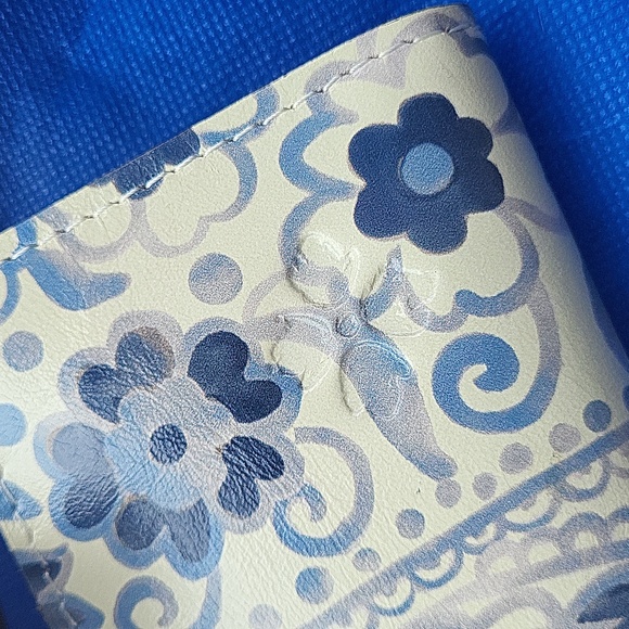 Patricia Nash Printed Bi-Fold Wallet - Picture 4 of 6